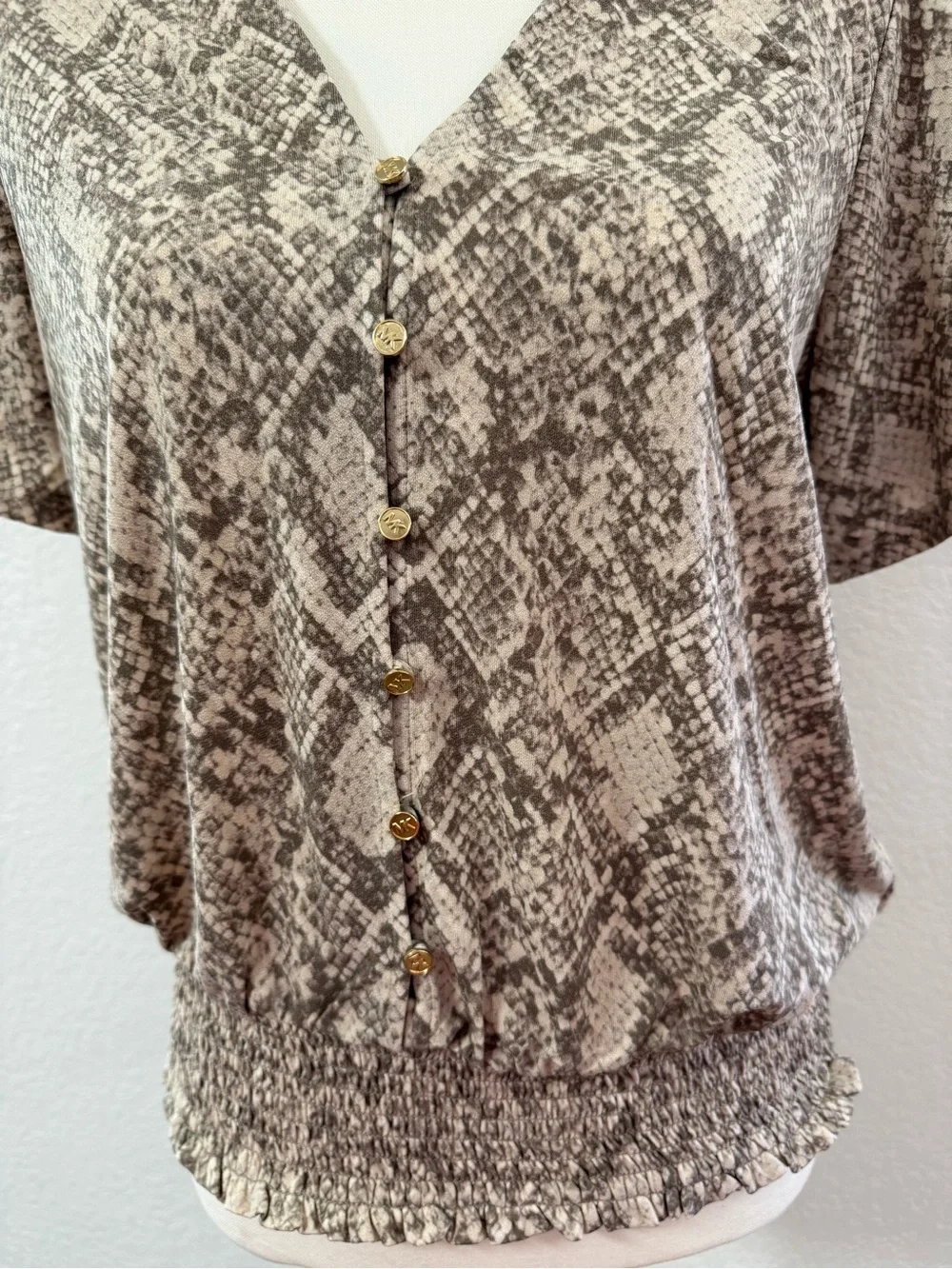 NWT!!  MICHAEL KORS Beige and Gray Snakeskin Blouse Size M